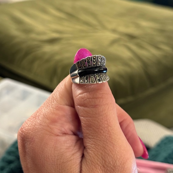 Sterling Silver Onyx & Marcasite Ring - Picture 10 of 16